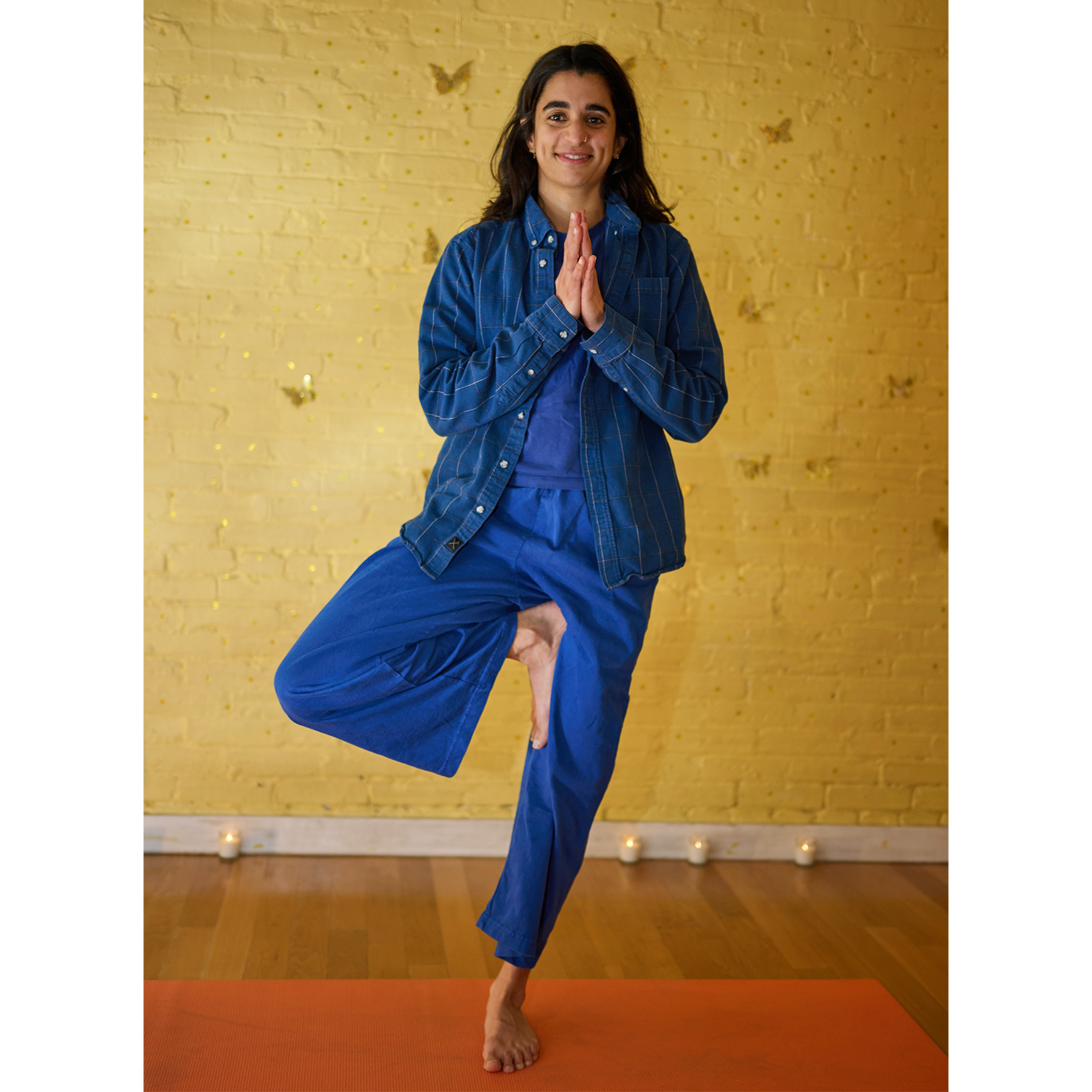 Anisha_Pose.png