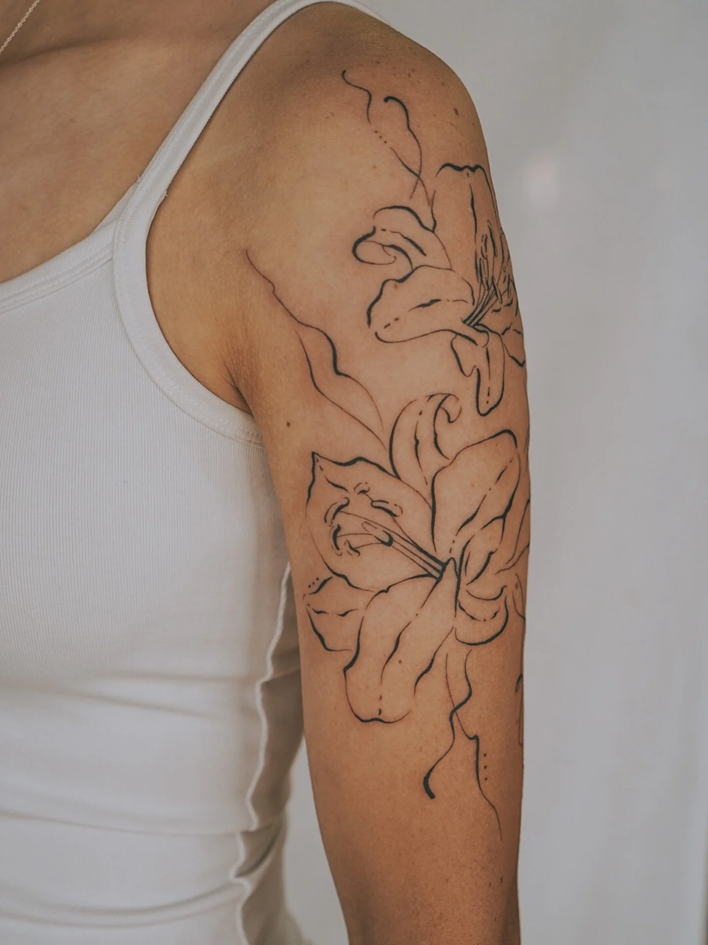 Some of you are absolutely WILD with your first tattoos 😍
Merry Christmas Eve everyone 🫶

✨DM @calmyourtats to book your next tat ✨
.
.
.
#melbournetattoo #melbournetattooartist #finelinetattoo #abstractfloral #melbournefinelinetattoo