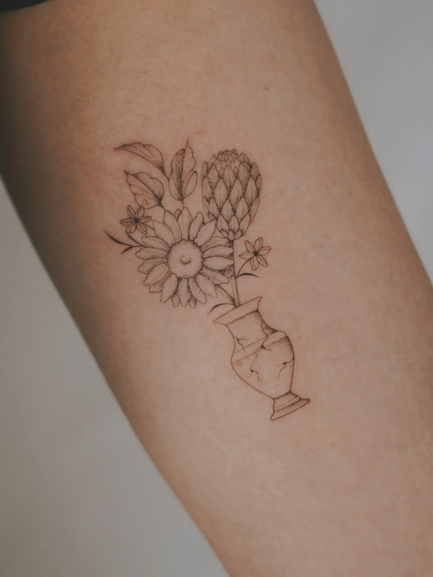 First tat on the books for @bec_gawler 🌻

Want something like this? DM me to book your next tattoo 🫶
.
.
.
#melbournetattoo #melbournetattooartist #melbournefinelinetattoo #christiantattooartist #finelinetattoo