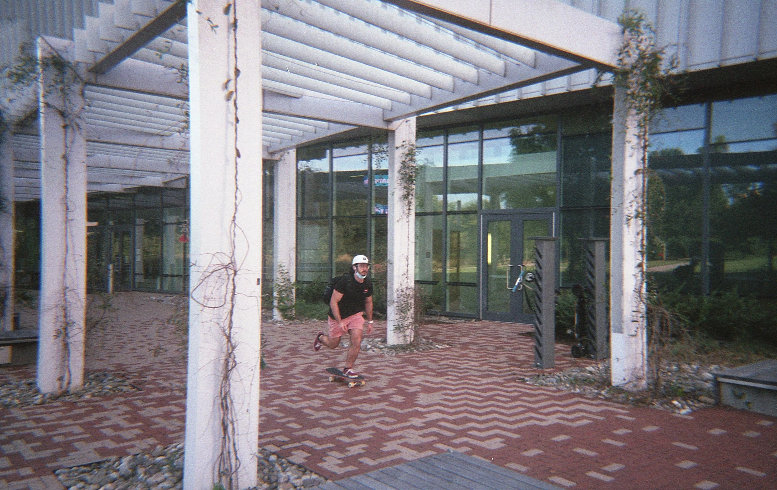 img042.jpg