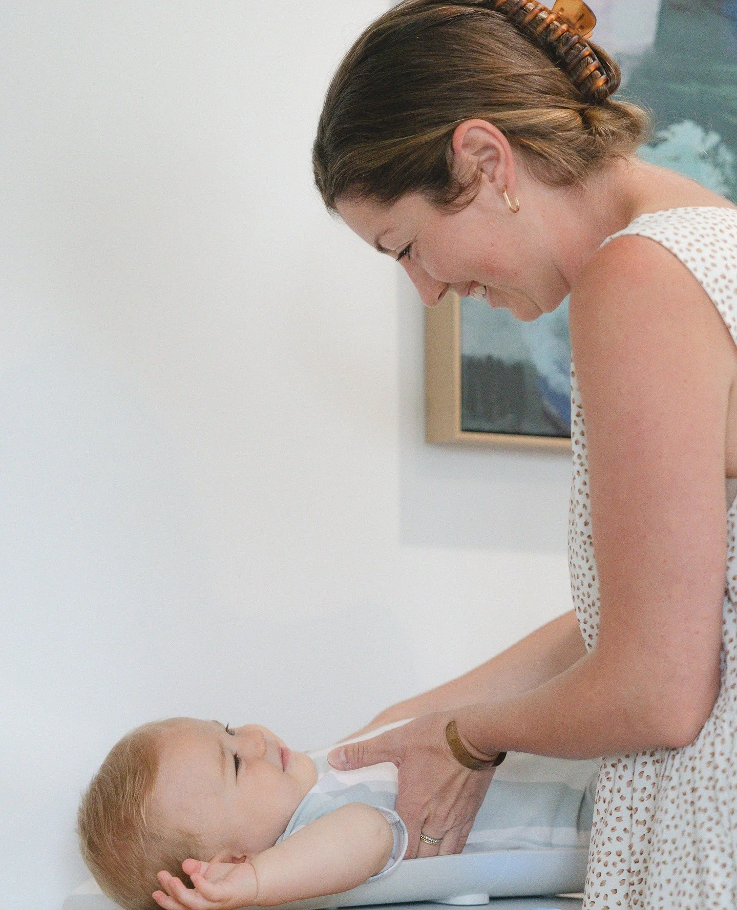 How ready did you actually feel adjusting your first baby or toddler?⁠
⁠
Because I see it all the time:⁠
⁠
Brilliant chiros, nervous hands, worried minds. Not because they lack potential but because no one showed them how.⁠
⁠
So let&rsquo;s chat 👇🏼