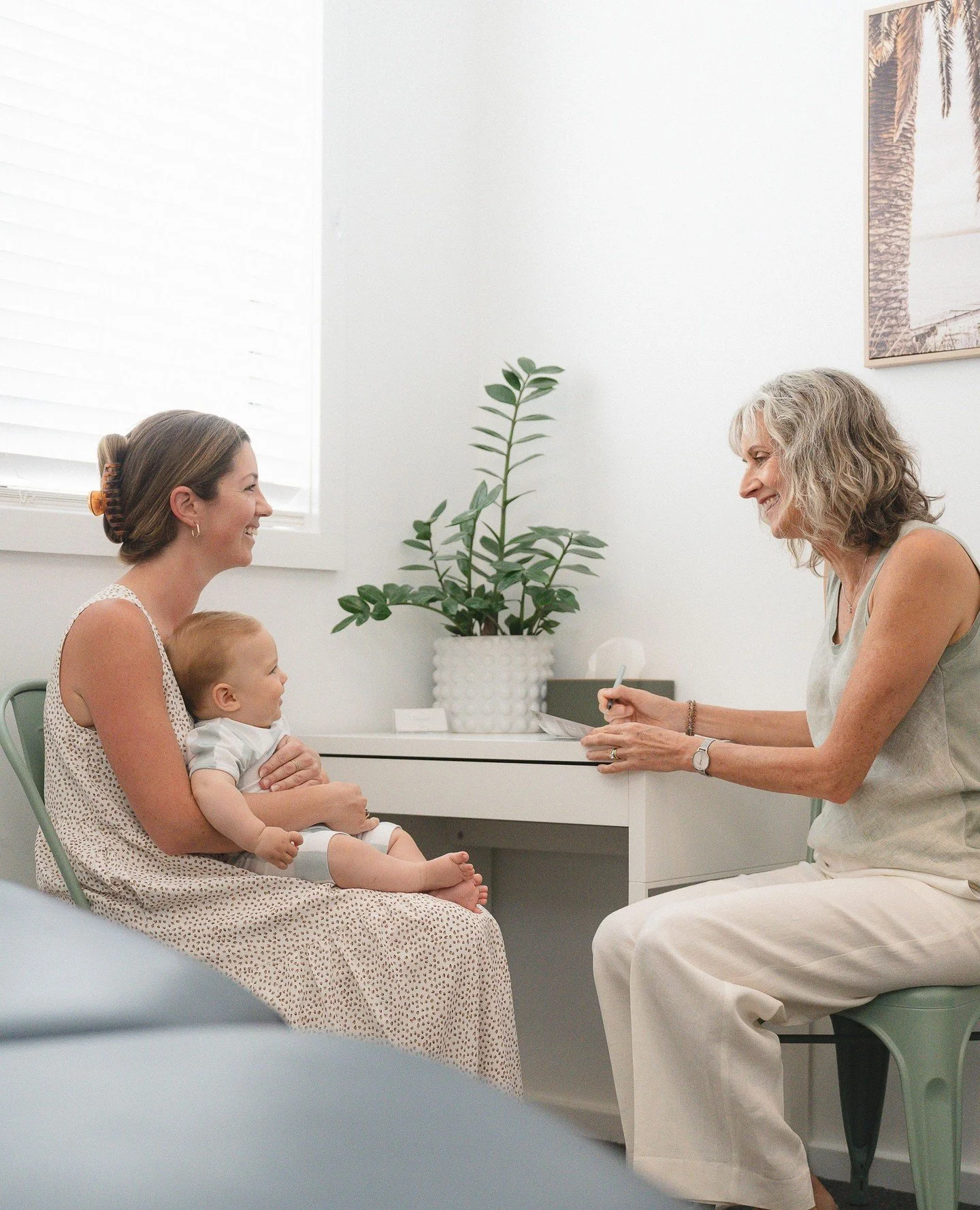 If you're only adjusting what you feel with your hands, you&rsquo;re missing half the story⁠
⁠
The nervous system doesn&rsquo;t only speak through muscle tone or segmental restrictions. It speaks through posture, play, avoidance, sound, breath and be