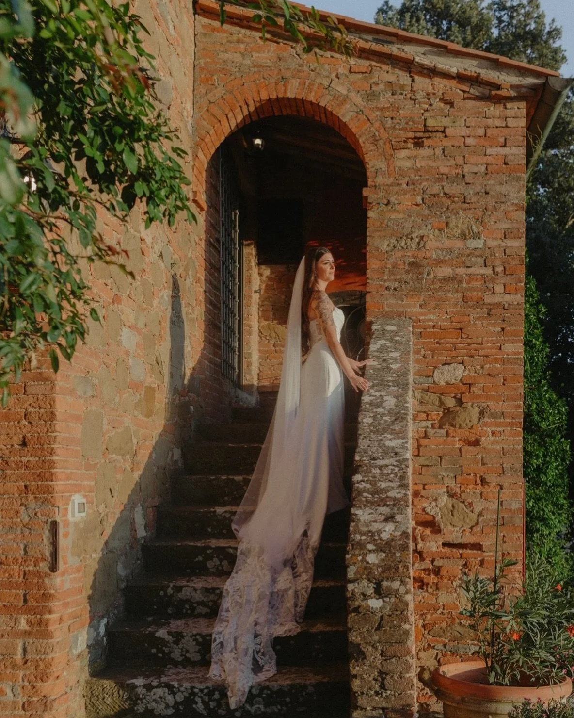 Seconds before the sun disappeared on the most perfect September day in Tuscany. 💛