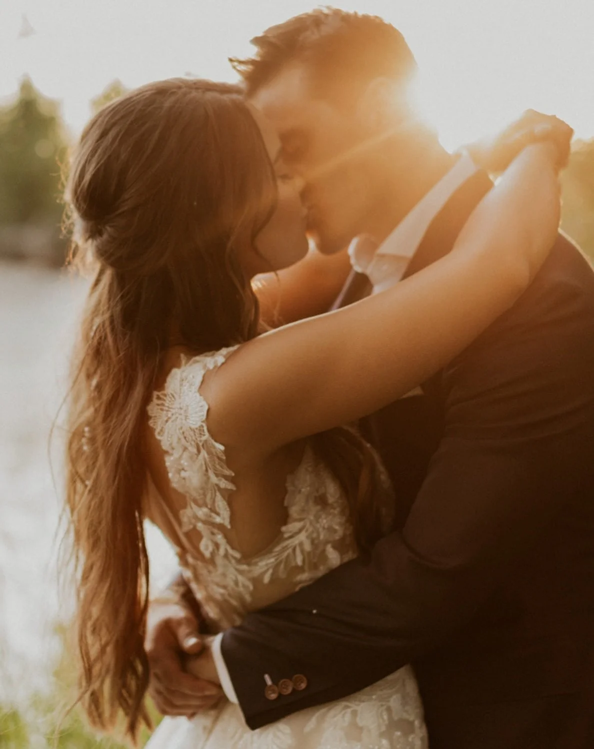 🕊️lovebirds! on their wedding day, by the water &amp; with the sunset.