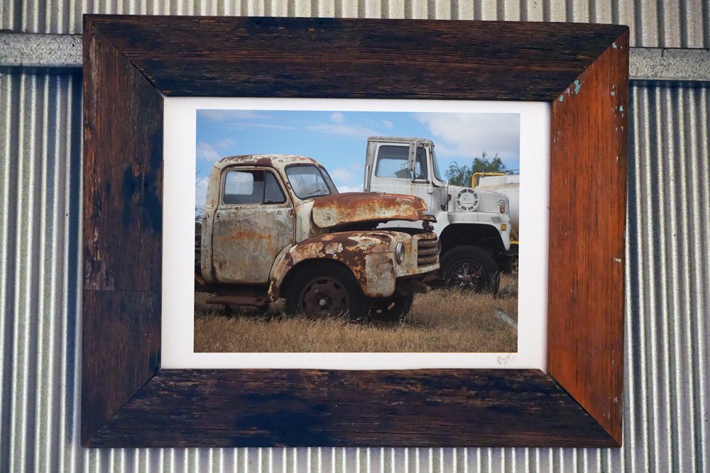 B-Model-Bedford-&-Ford-Louisville-8000-Dark-Stained-Oak-Frame.jpg