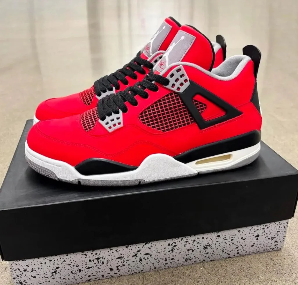 toro bravo jordan 4s