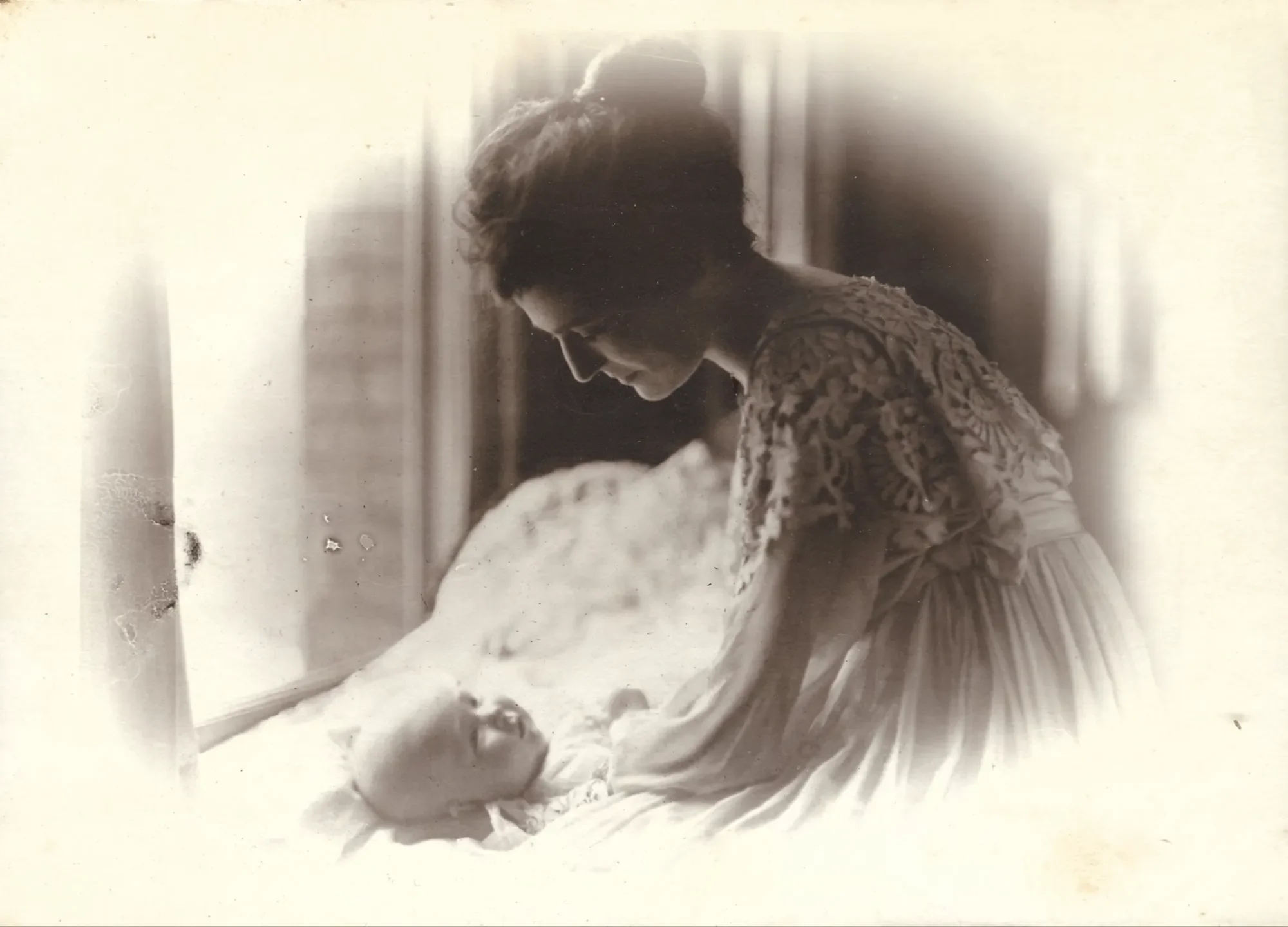Helen Stein Johnson with her daughter Anna Dagny Johnson, circa 1917.
