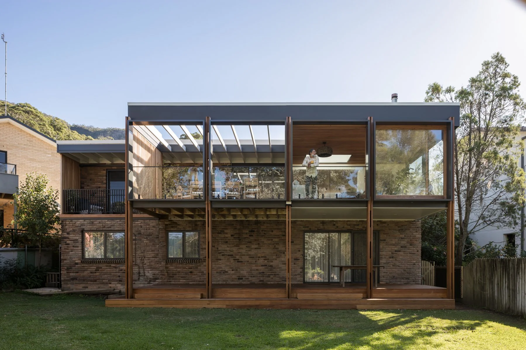 4 Elanora