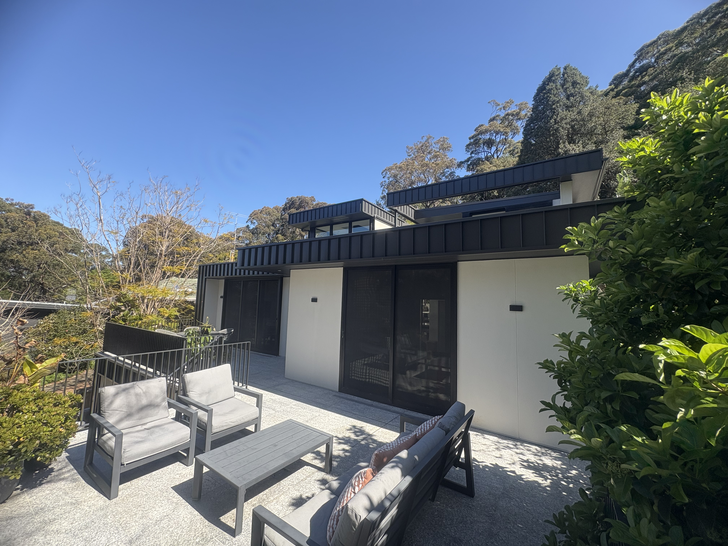 duplex house's outdoor living space