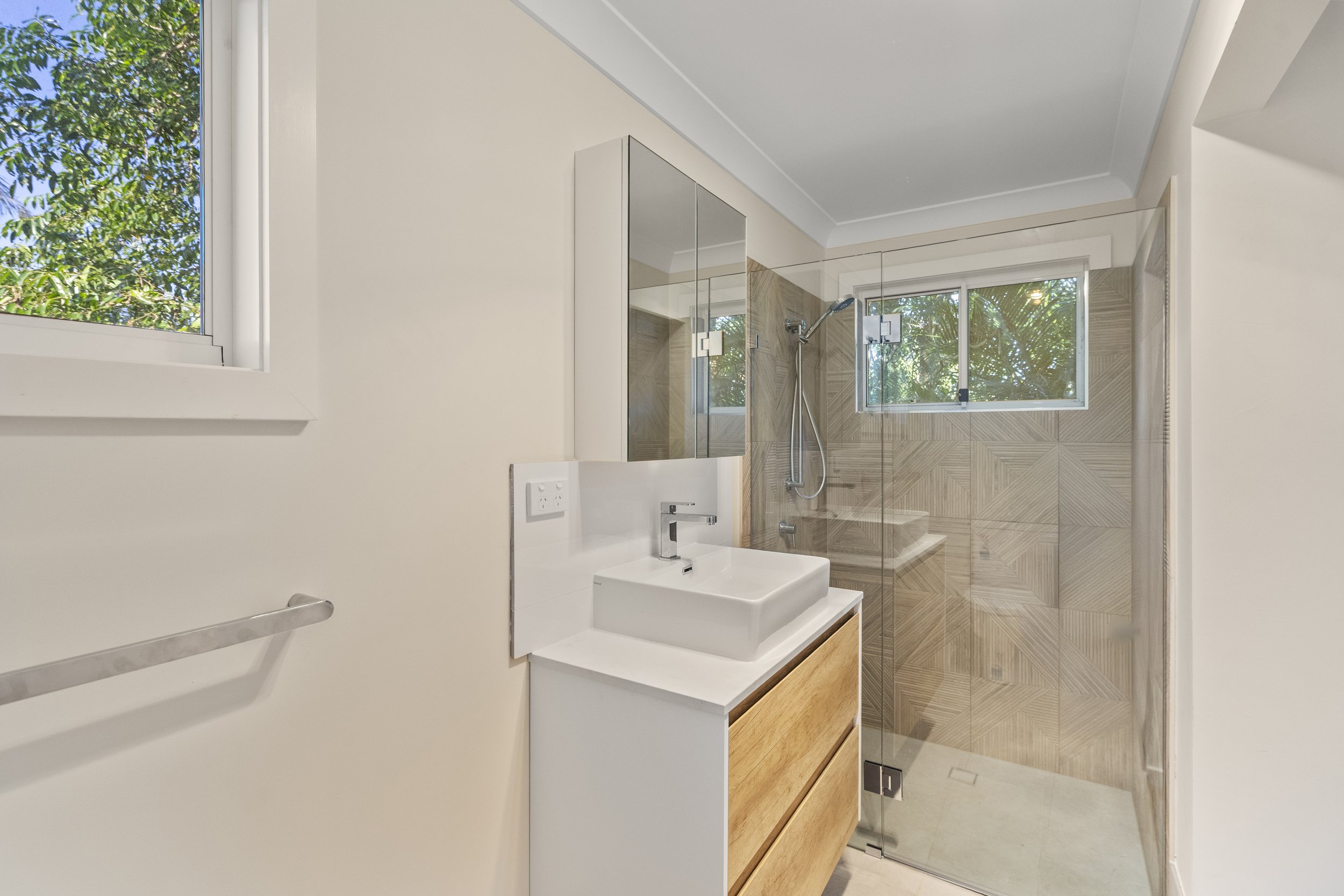 19 Justin St, Holland Park West QLD 4121, Australia (3).jpeg