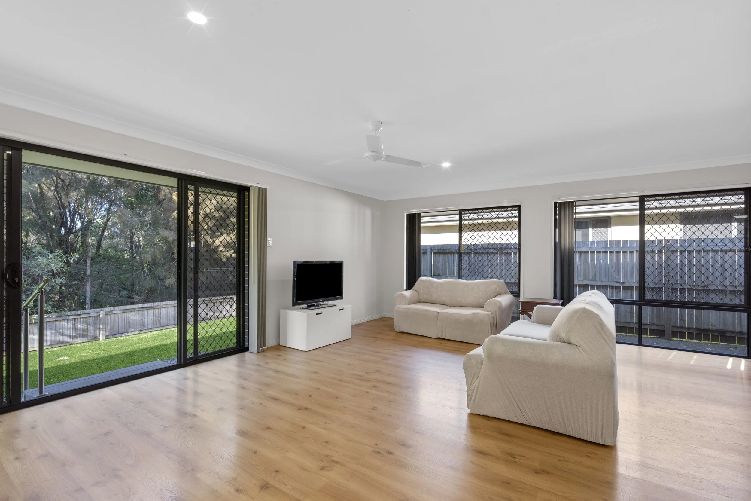 31 Pyrus Pl, Redland Bay QLD 4165, Australia (15).jpeg