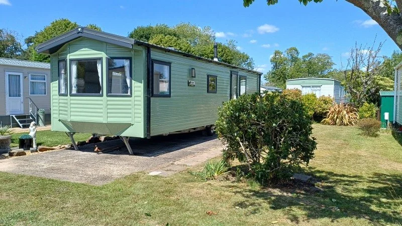 Holiday Sales LT-046 Photo 2022 Willerby Ashurst 35x10-2 (WH2517-010) Exterior.jpg