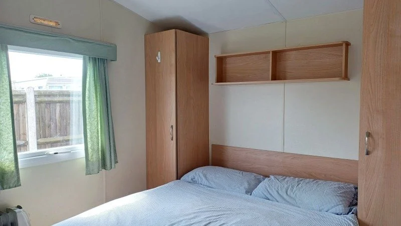 Holiday Sales HO-011 Photo 2011 Delta Bromley (Mirror) 26x12-2 (DH118841) Double Bedroom.jpg