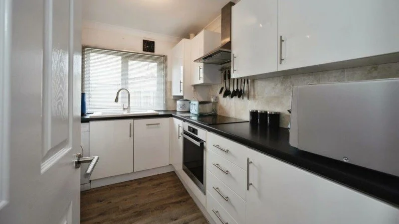 Residential Sales SH-00J Photo 2012 Pathfinder Ferndale 34x20-2 (12PFMW0588) Kitchen.jpg