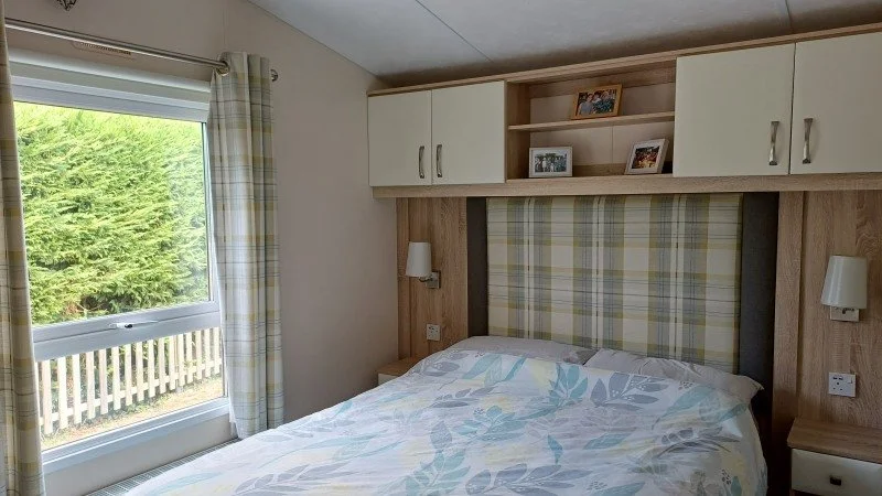 Holiday Sales FF-E37 Photo 2019 Europa Willow 38x12-2 (EU192506) Double Bedroom.jpg