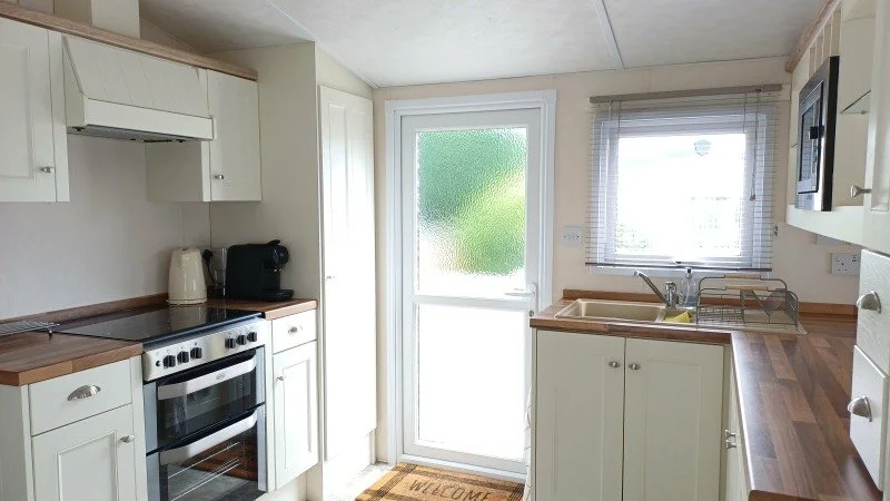 Holiday Sales FF-E37 Photo 2019 Europa Willow 38x12-2 (EU192506) Kitchen (Photo 2 Of 2).jpg