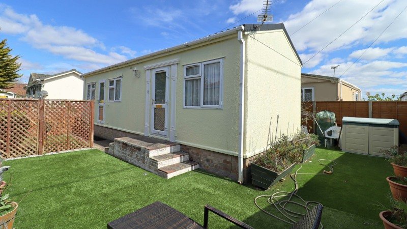 Residential Sales SH-008 Photo 1998 Omar Oulton Excel 32x12-1 (98MR288037) Garden.jpg