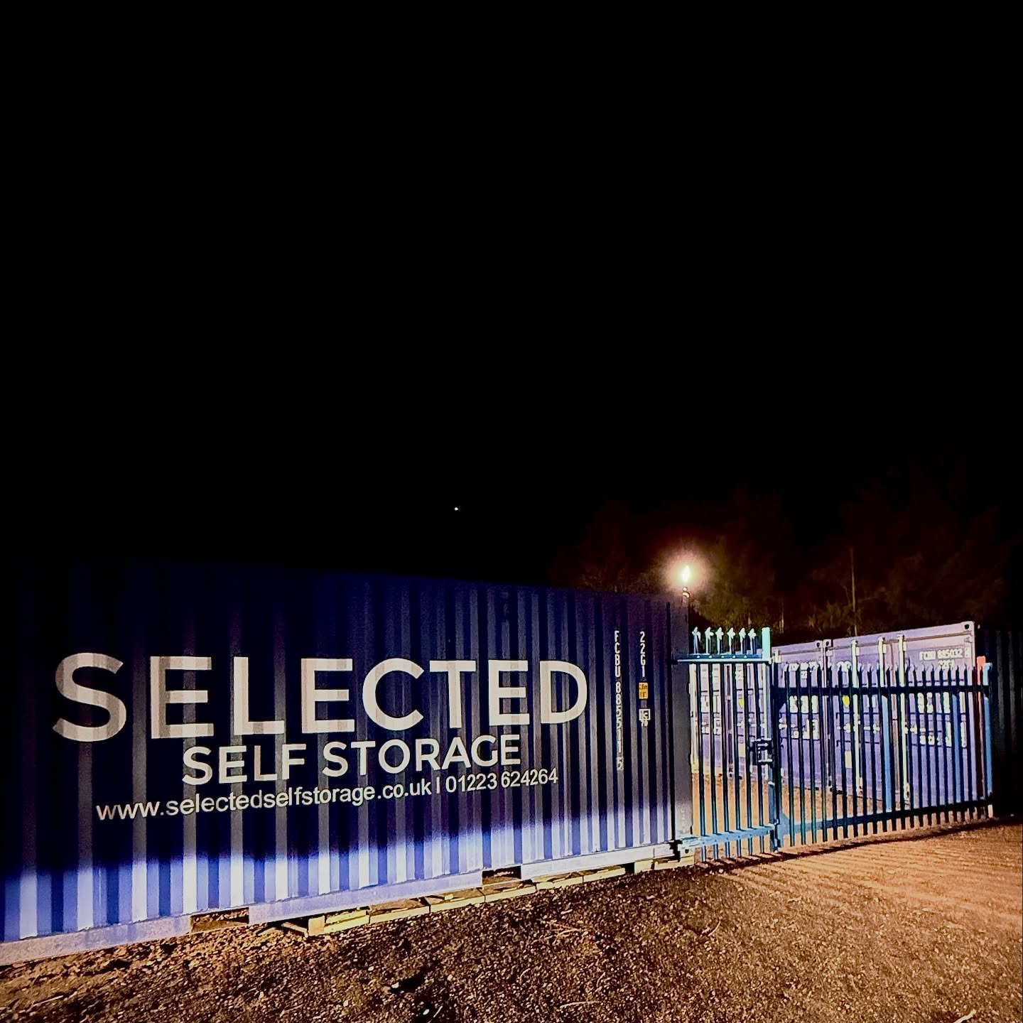 Secure, flood light and with full CCTV, our self-storage is perfect to ensure access is according to your diary, not ours 🔒🔦

Book now at www.selectedselfstorage.co.uk

#selfstorage #cambridge #storage #declutter