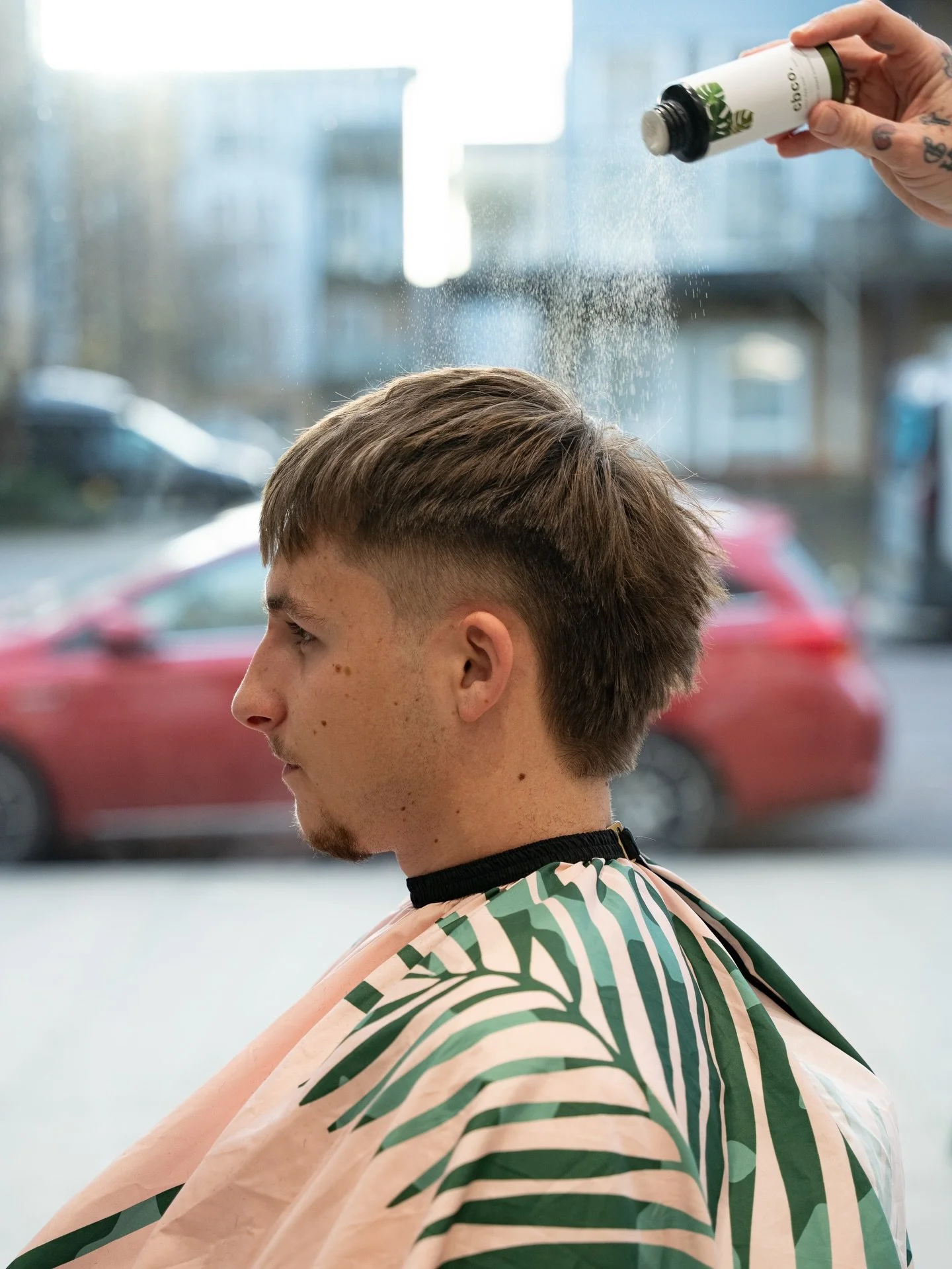 Winter texture essentials 💈

Texture powder for volume and an effortless finish - no heavy products needed.