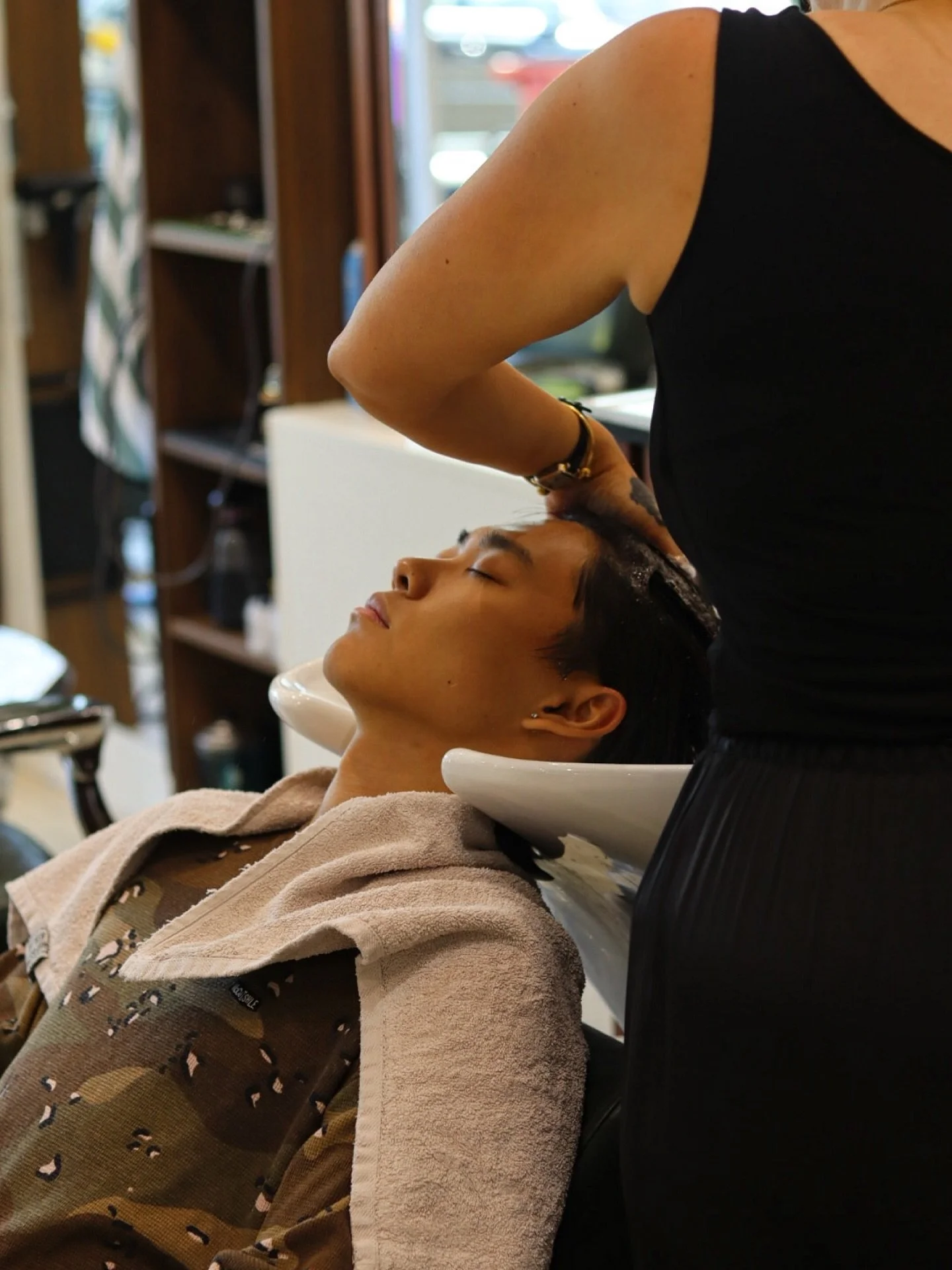 Question&hellip; 👀

Do you prefer your barber to wash your hair before or after your haircut?

We love giving every client that fresh, clean feeling before they leave the chair. 💈

Let us know your preference below! ⬇️

#hairwash #southampton #befo