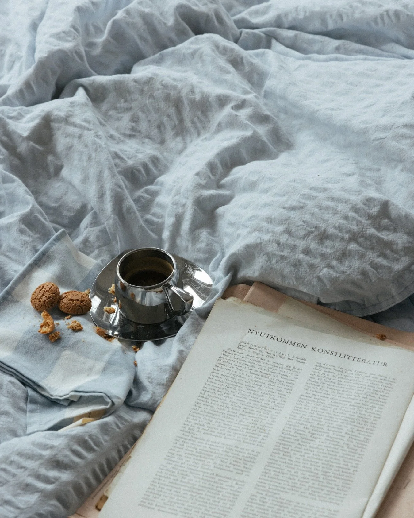 Midnatt is expanding its offering with a new bedding collection in seersucker, where sustainability, design and comfort come together in a modern take on a classic material.

Made from 100% organic, GOTS-certified cotton and designed in an updated &l