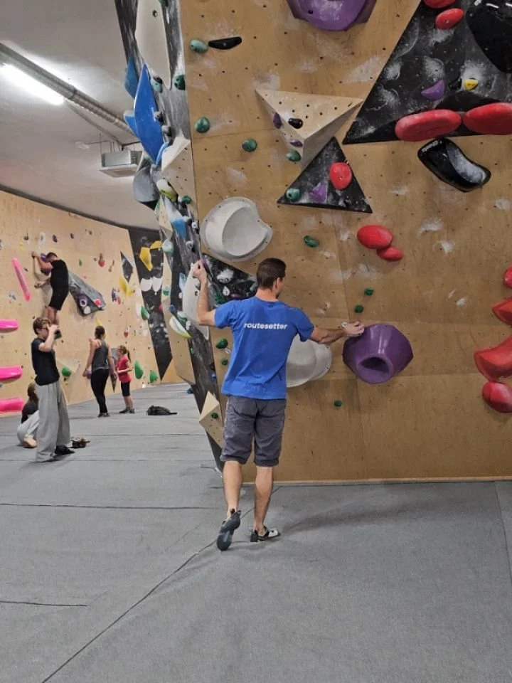 V petek smo pre&scaron;raufali sektorja Ladja levo &amp; Plaža levo! 🙂🤘 Bete balvanov:
Vijola 7
Vijola 7
Rumen 6
Bel 6
Pinky 5
Vijola 8
Črn 6
Oranžen 5
Rumen 5
Vijola 5
Pinky 6
Lesenko 5
Moder 4
Rdeč 5
Zelen 3
Črn 3