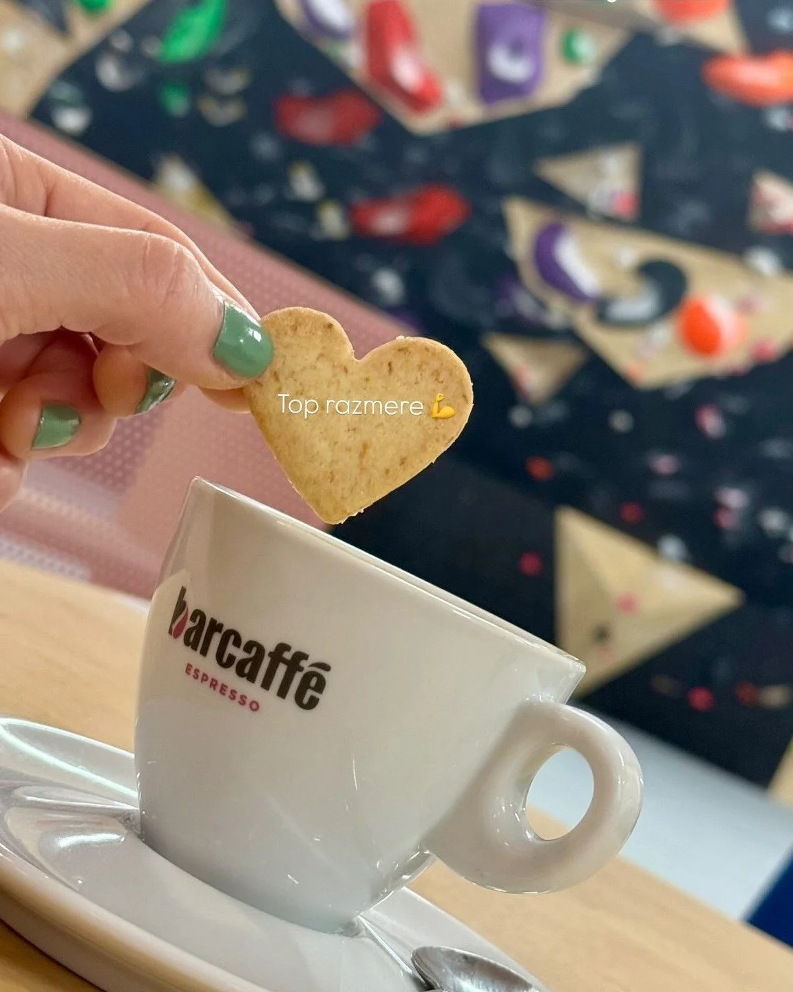 Ste jutranji tip? 🌅  Potem vabljeni na dopoldansko plezanje, ko vas čakajo prazne stene, cenej&scaron;a karta ter popolna nagrada po jutranjem se&scaron;nu - odlična kava in sveže pečeni rogljički. ☕🥐

#klajmber #plezanje #plezanjejezakon #mariborp