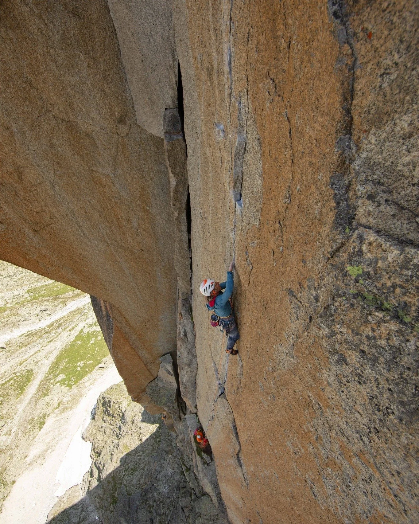@europeanoutdoorfilmtour v 6 zgodbah predstavlja impresivne ljudi, ki ne le presegajo svoje fizične meje, ampak tudi na novo razmi&scaron;ljajo o svojem svetu.

Odpravite se na 50-dnevno potovanje po Aljaski, kjer ne ble&scaron;čijo samo zasnežene go