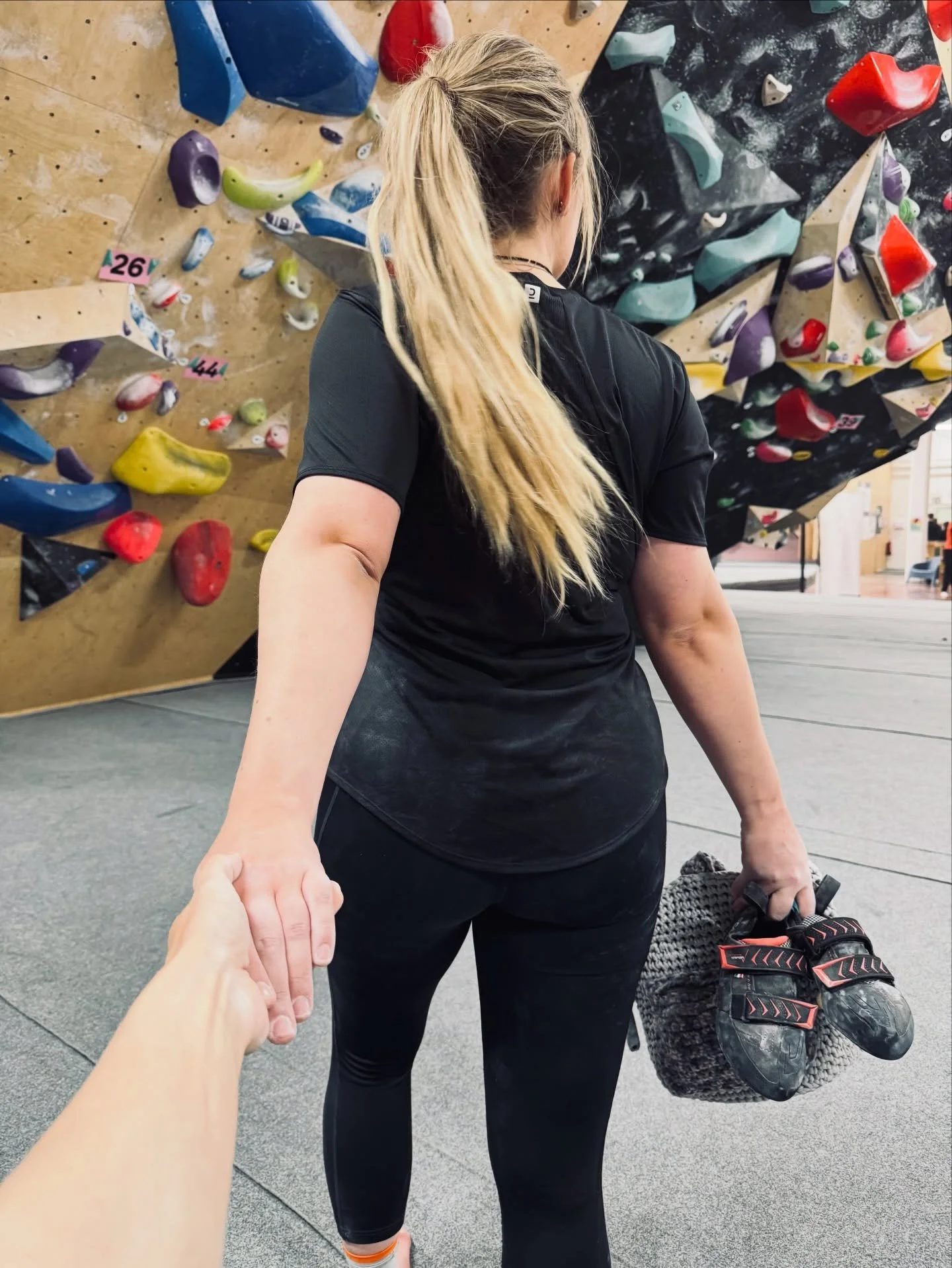 Pripelji prijatelja plezat 👉 ti prejme&scaron; zastonj obisk (ali pivo*), prijatelj/ica pa brezplačno izposojo plezalk. 😎🤘Akcija traja le &scaron;e do konca meseca. 

* V primeru, da ima&scaron; letno ali mesečno karto. 

#klajmber #plezanje #prip