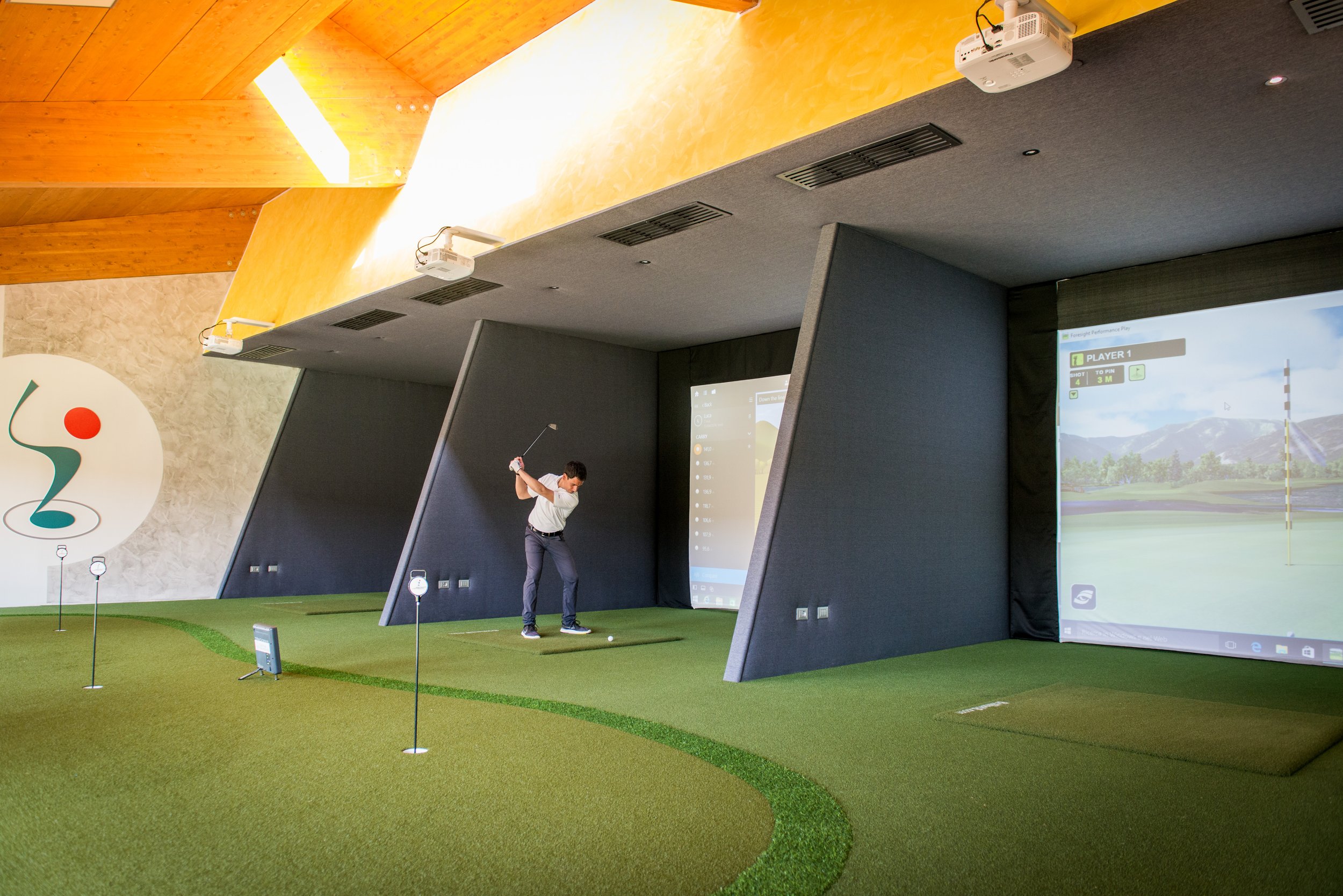 Virtual golf practice range in Italy