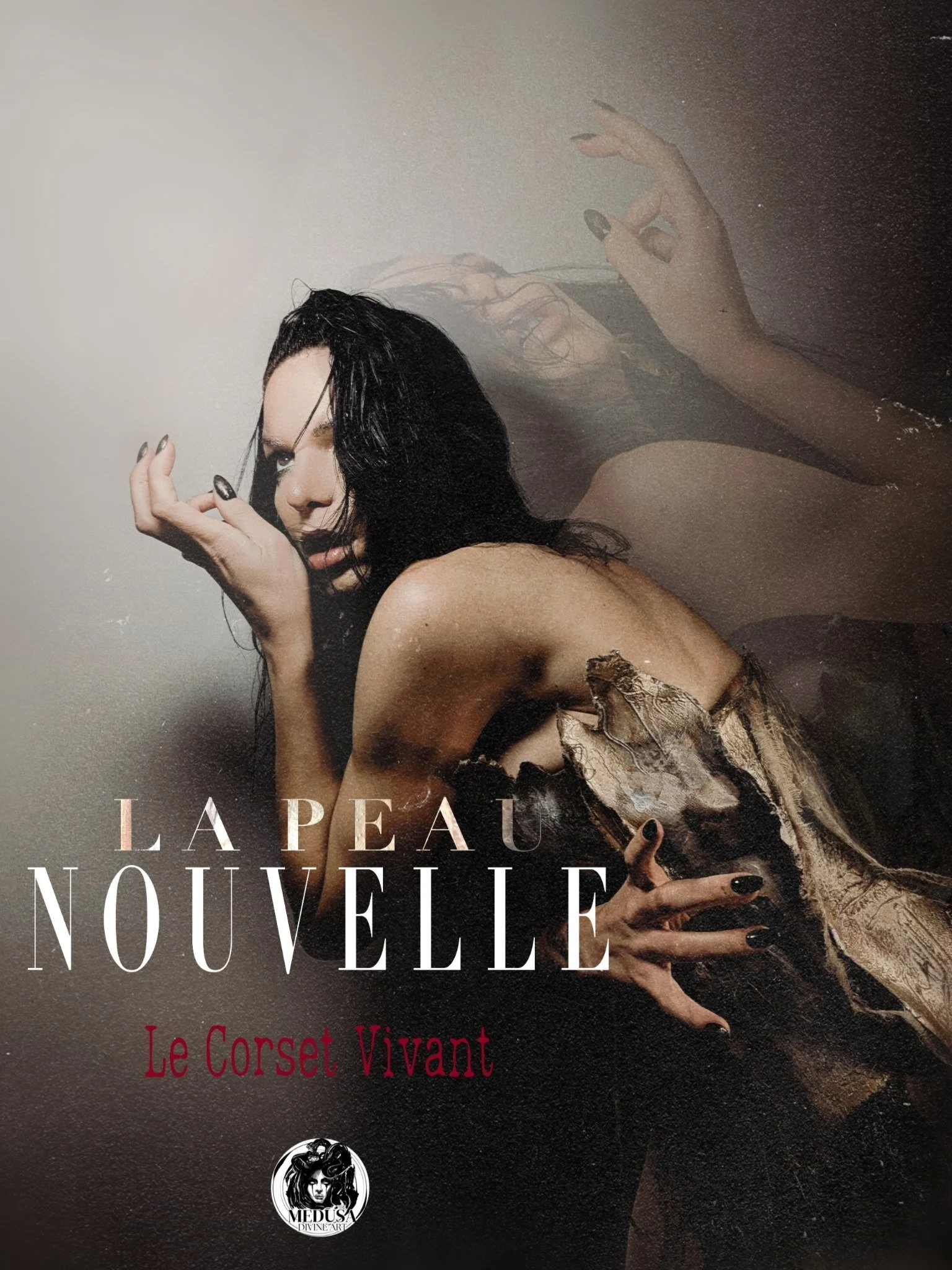 Photographie en double exposition par Medusa Divine Art — dualité du corps et de l’âme dans la série La Peau Nouvelle, icône de l’art contemporain parisien.

