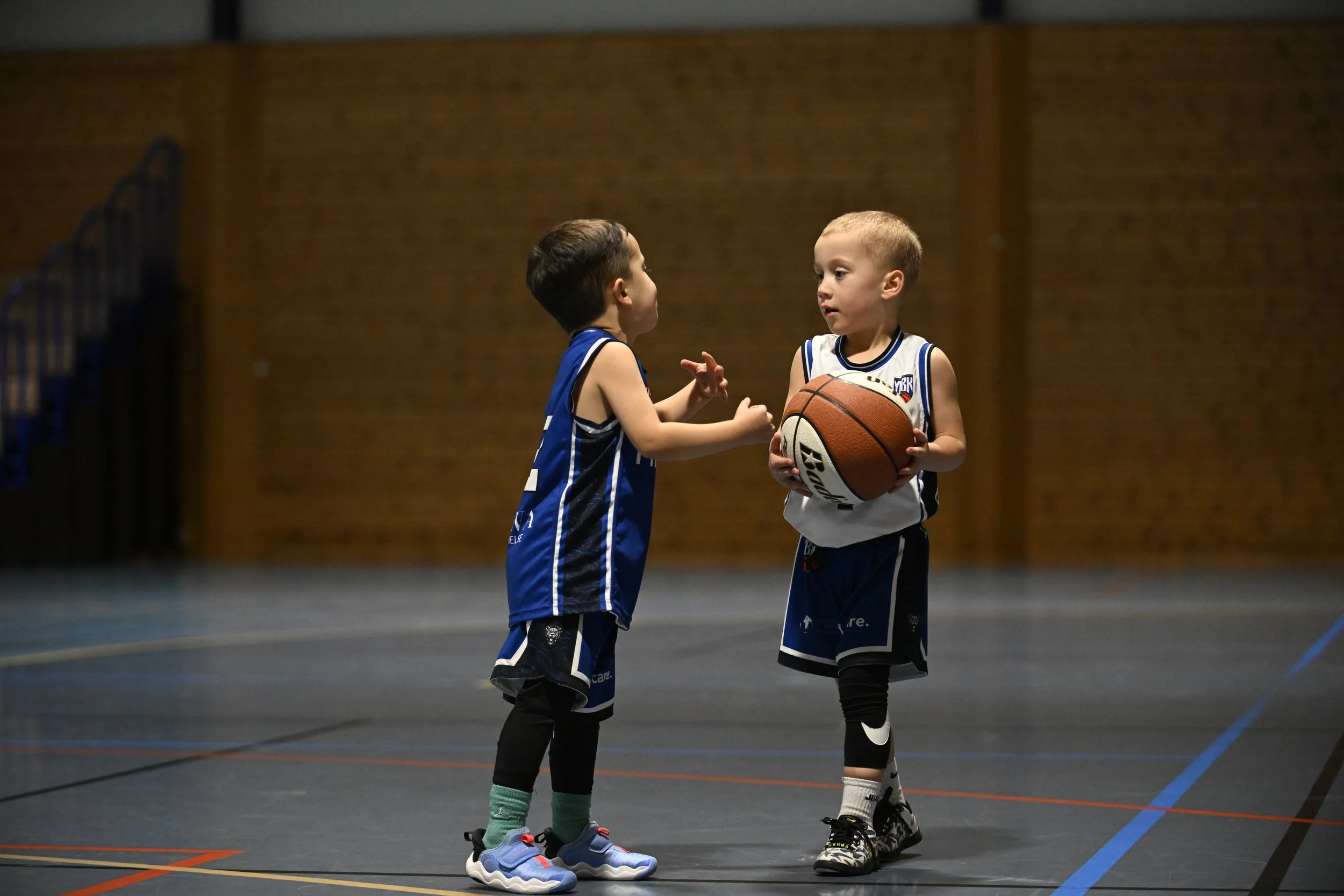 David og Karl snakker.JPG