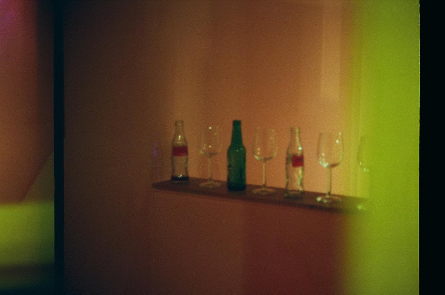 after(the)party

🎞: @cinestillfilm 800T
📸: Canonet QL17 G-III
🧪: @key_color_fotolab