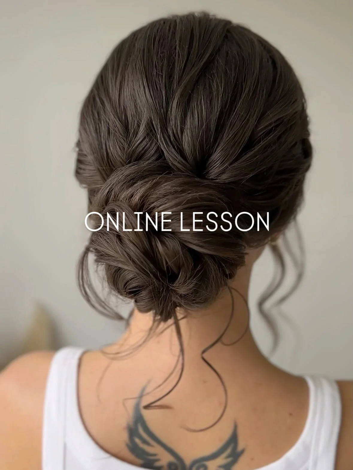 The quieter time of year is the best time to learn and build your confidence ahead of the new wedding season and meeting your 2026 bridesmaids.
With this in mind, I have created a new bridal hair lesson on a low, textured bun.
This style is one of th