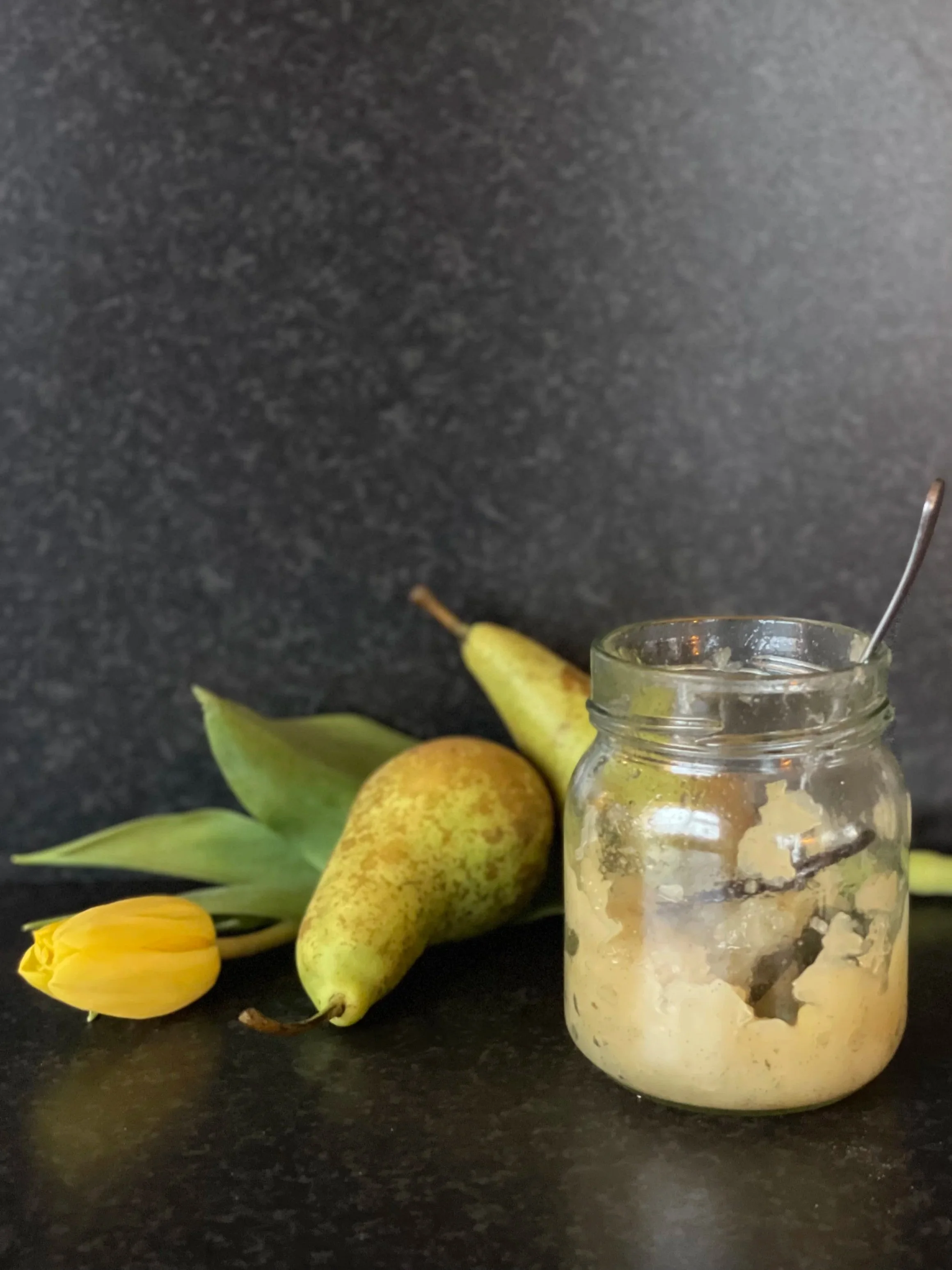 Pear jam with lemon and vanilla