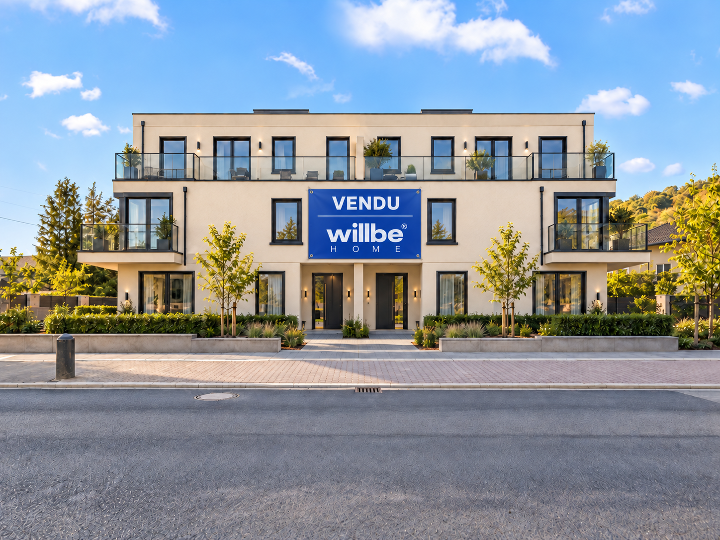 Résidence moderne vendue, façade ensoleillée.png