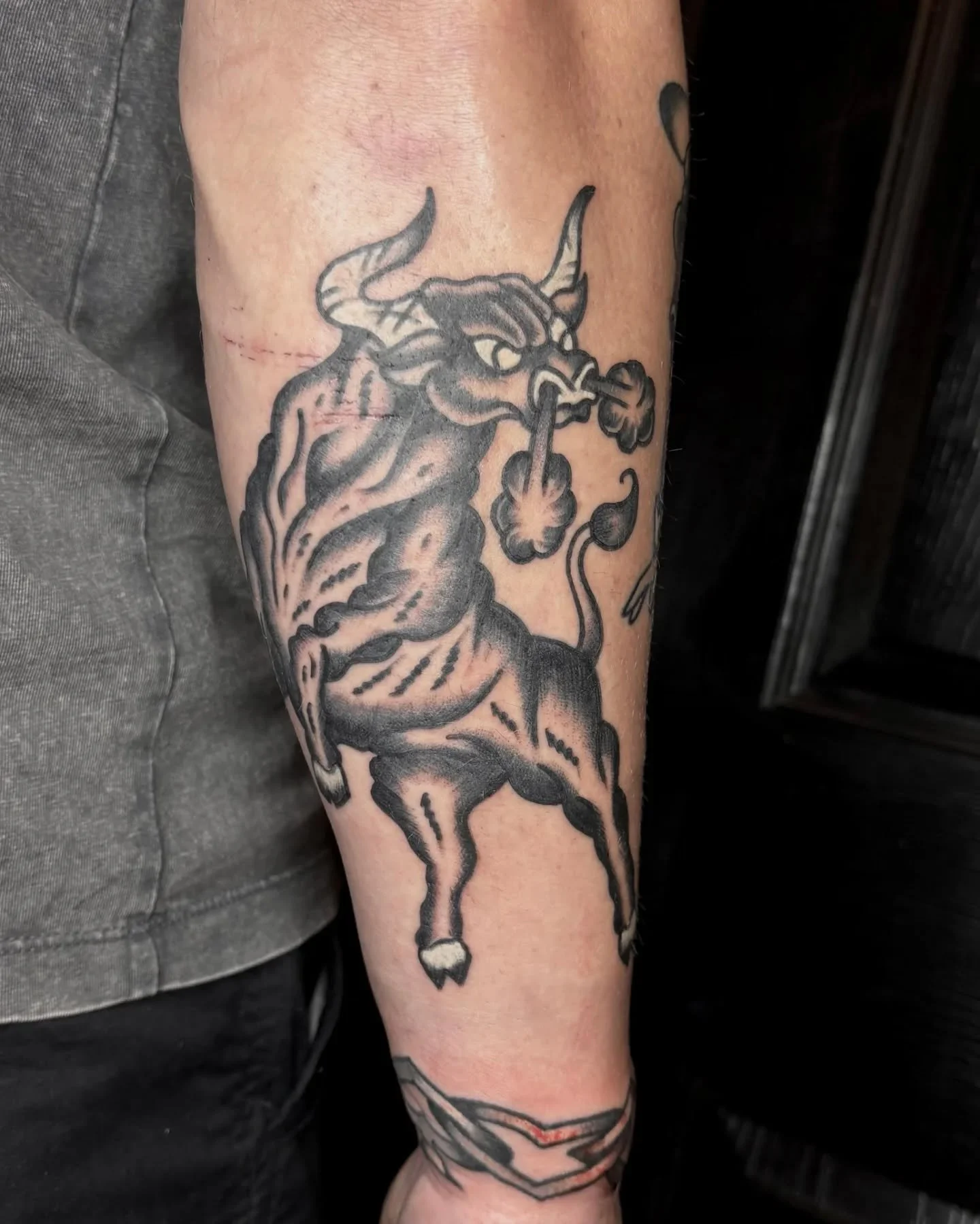Raging Bull and Horseshoe 
By Resident @nick.jagla 
For all bookings email : bookings@origintattoolondon.com