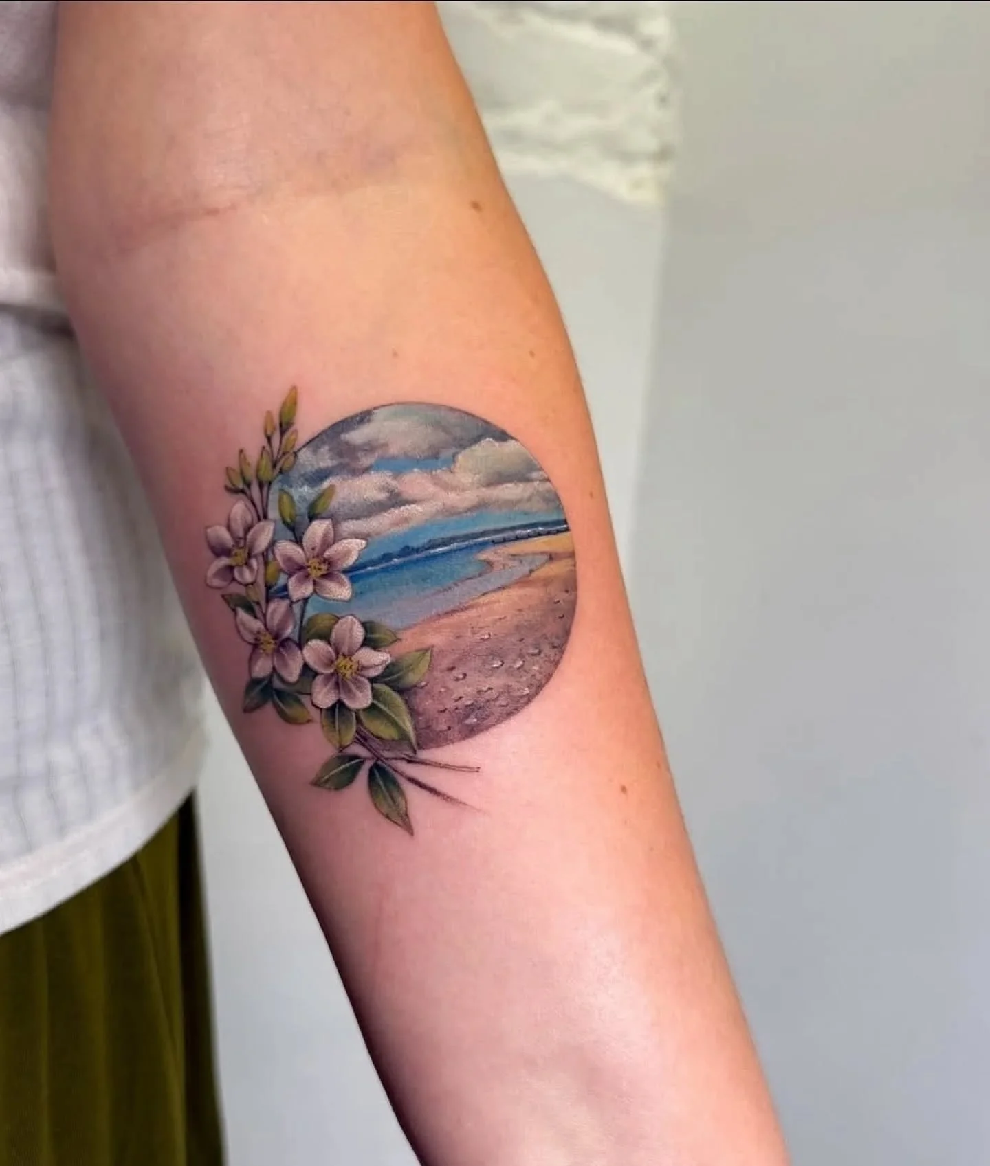 🏝🌺
By @olha.steblii 
All bookings open : bookings@origintattoolondon.com