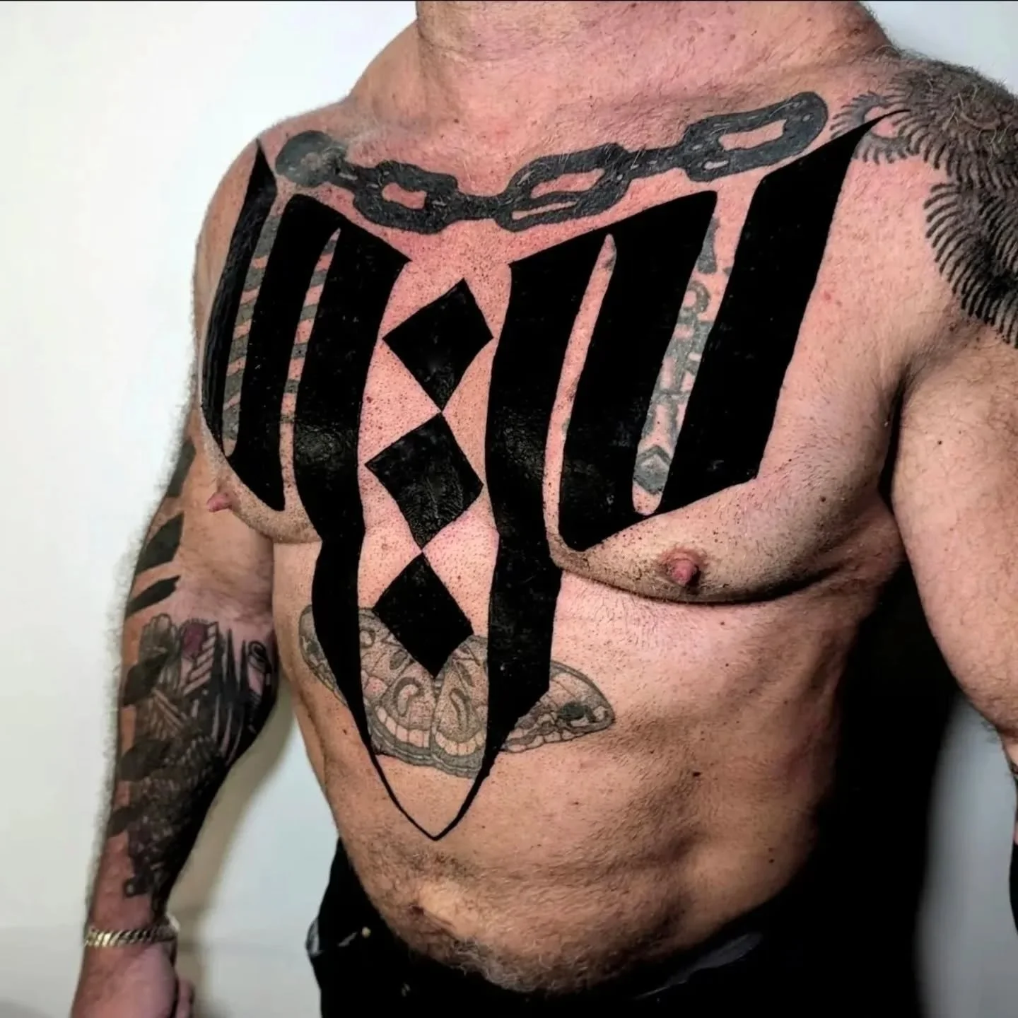 Chest Blastover done over 2 consecutive days 
By Resident @troonri__ 
Last appointments available for 2025 - books open for 2026!
👉🏻 bookings@origintattoolondon.com