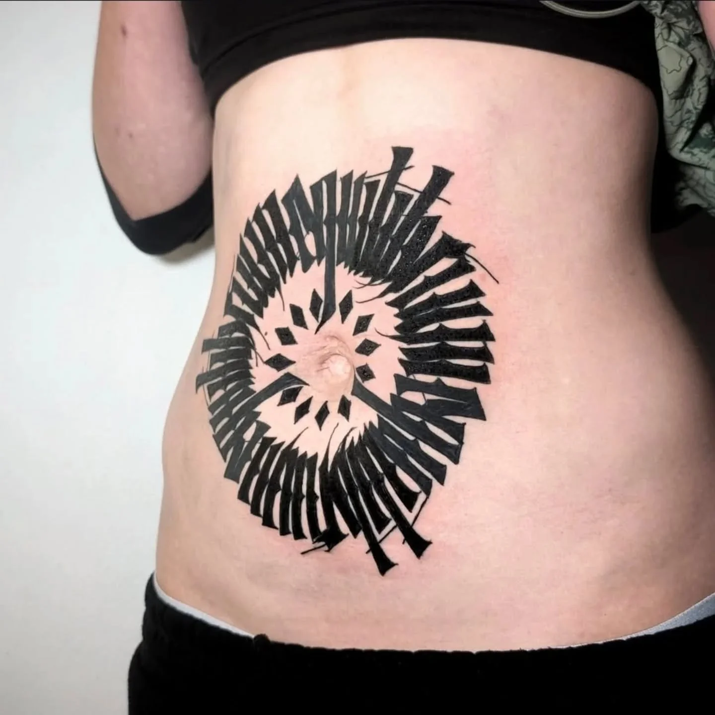 Stomach Piece By Resident @troonri__ 
For all bookings email : bookings@origintattoolondon.com