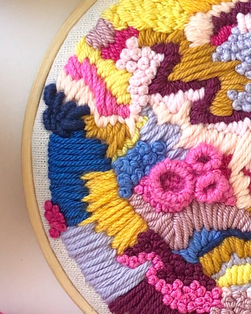 🪸 Beneath the surface, a world of vibrant colors unfolds, where creatures dance between shadows and light. Organic forms intertwine, creating a living garden, full of mystery and harmony 🪸

Reefs Collection 2023
Embroidery &amp; punch needle on hoo