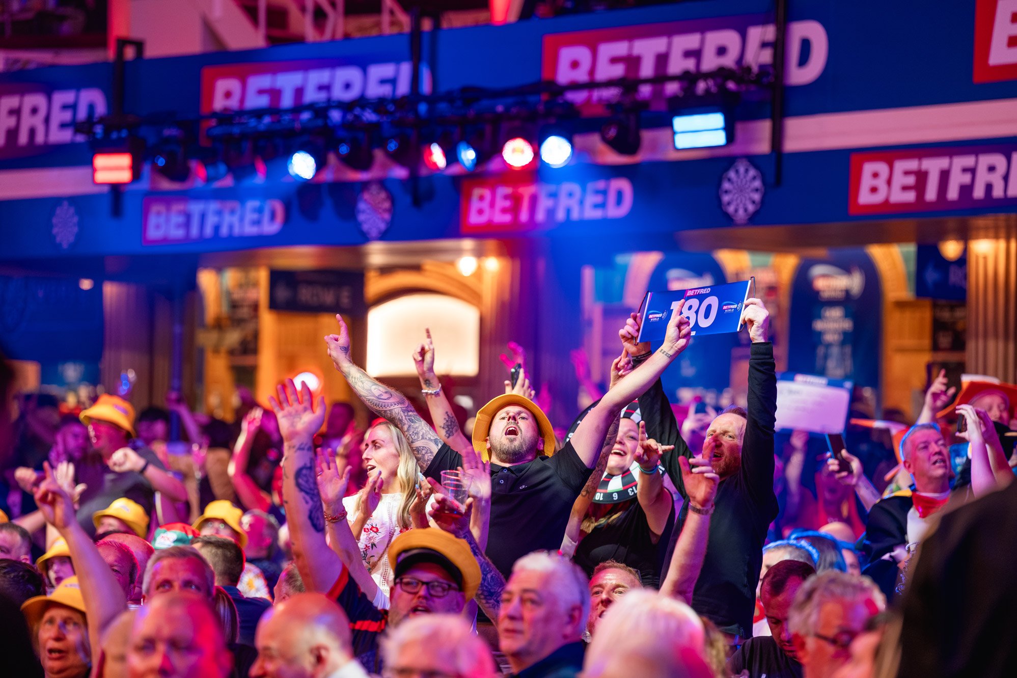 kreativebarn-bini-nandra-oxfordshire-bicester-photography-blackpool-world-matchplay-darts-finals-luke-littler-010.jpg