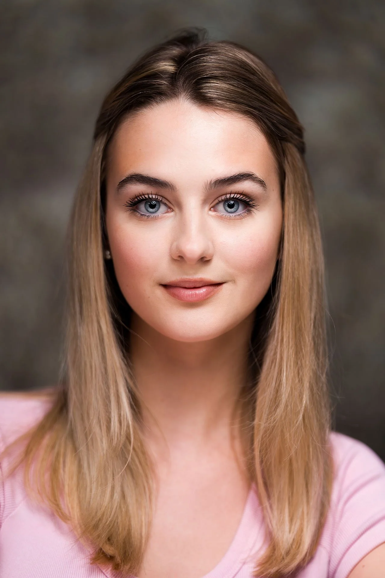 kreative-barn-bini-nandra-photographer-oxfordshire-bicester-headshot-eva-003.jpg