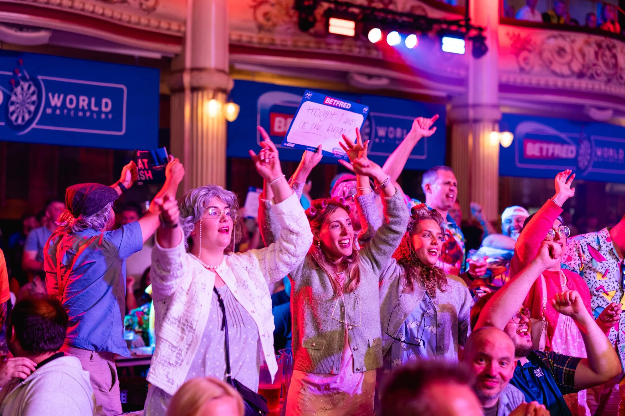 kreativebarn-bini-nandra-oxfordshire-bicester-photography-blackpool-world-matchplay-darts-finals-luke-littler-008.jpg