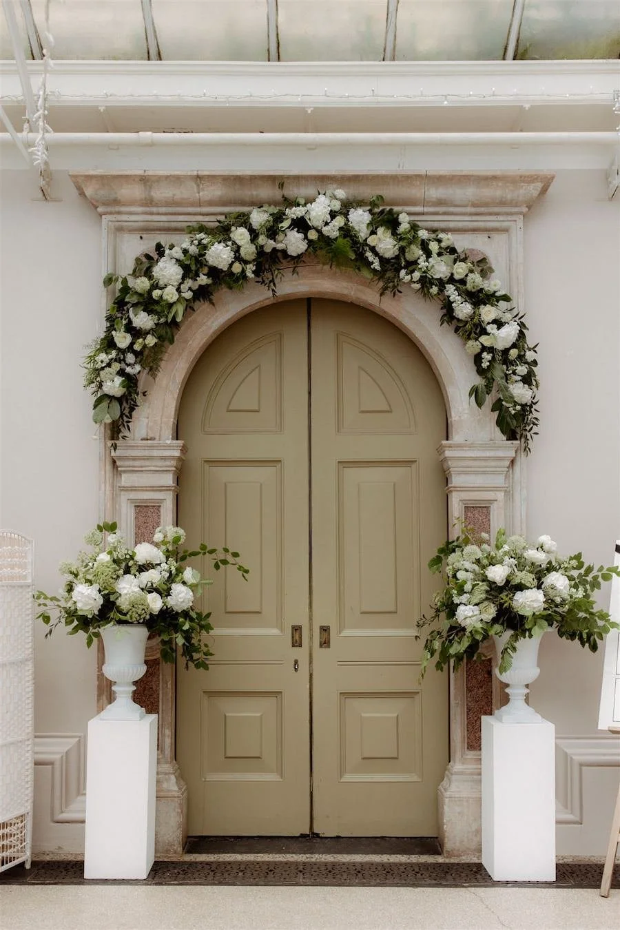 Jasmine-Flowers-Wedding-Florist-Hampshire-Emily-Alex-Paul-and-Nanda-Wedding-Photography-Hampton-Court-House--132-639_websize.jpg