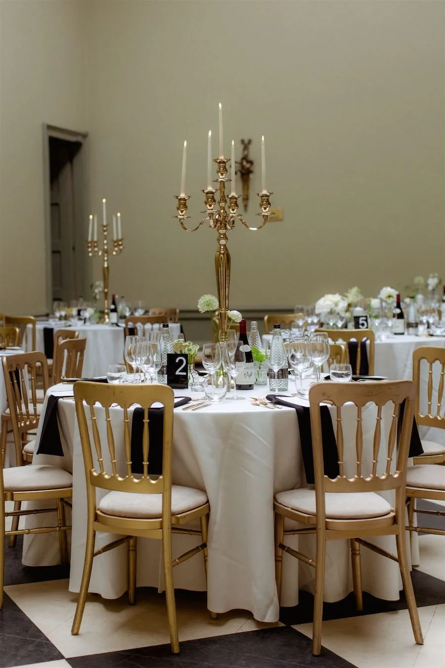 Jasmine-Flowers-Wedding-Florist-Hampshire-Emily-Alex-Paul-and-Nanda-Wedding-Photography-Hampton-Court-House--132-672_websize.jpg