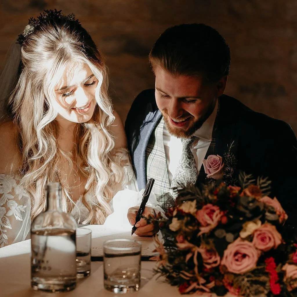 ✨ November weddings have a beauty all of their own. ✨

Golden light. Rich textures. Seasonal wedding flowers that feel warm, atmospheric, and oh-so romantic. 🍂

A couple of years ago I had the joy of designing these barn wedding flowers at Bury Cour