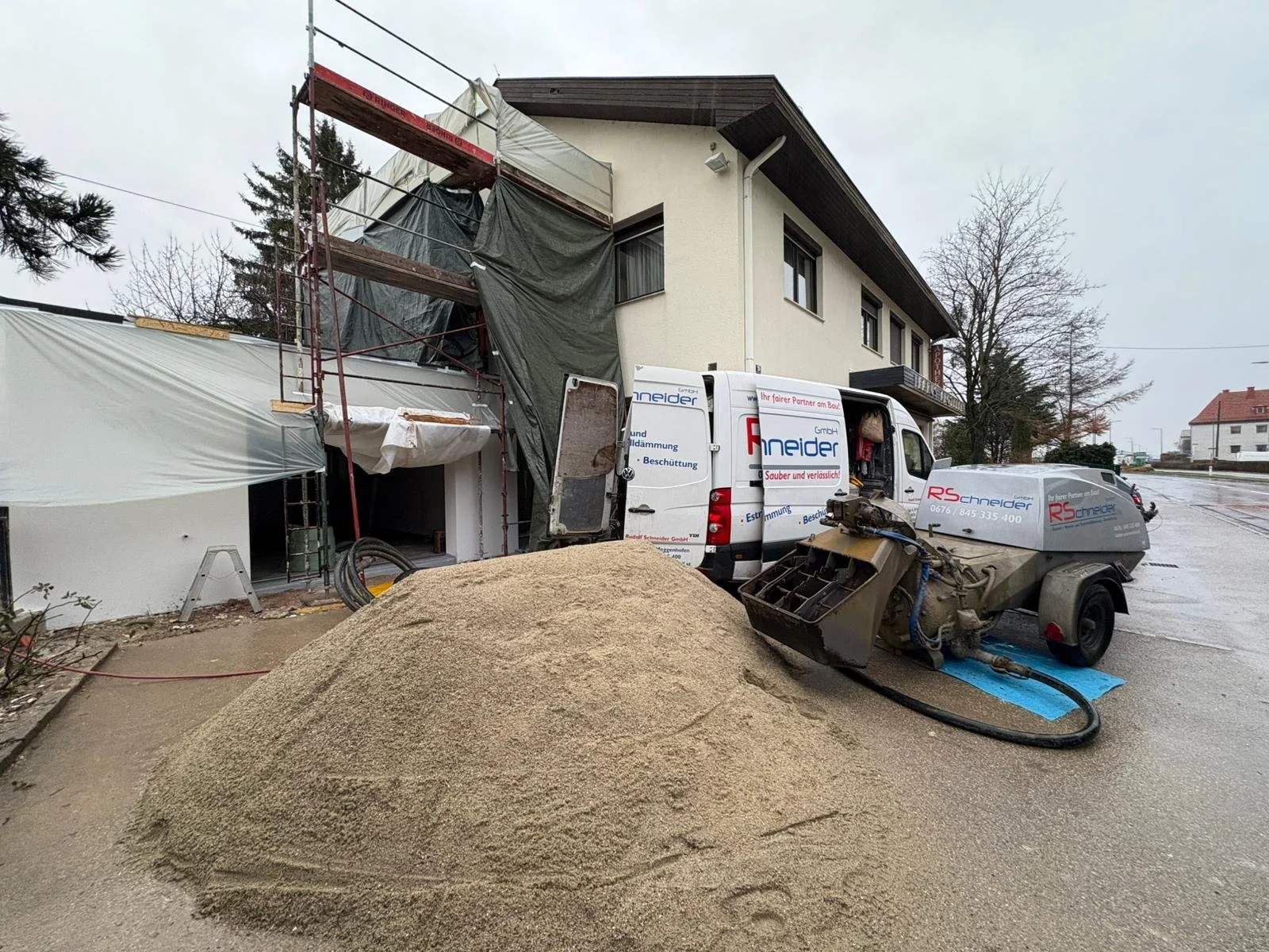 WhatsApp Image 2024-12-16 at 17.45.08 (1).jpeg