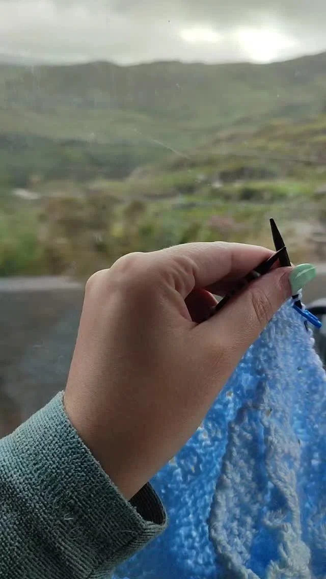 WIP Wednesday... What's your current project?
I'm currently working on the Ingrid Sweater by @petiteknit using @kingcoleltd Baby Comfort DK in Sky.
Holidays with toddlers means the only knitting I'm managing is in the car for the afternoon nap but