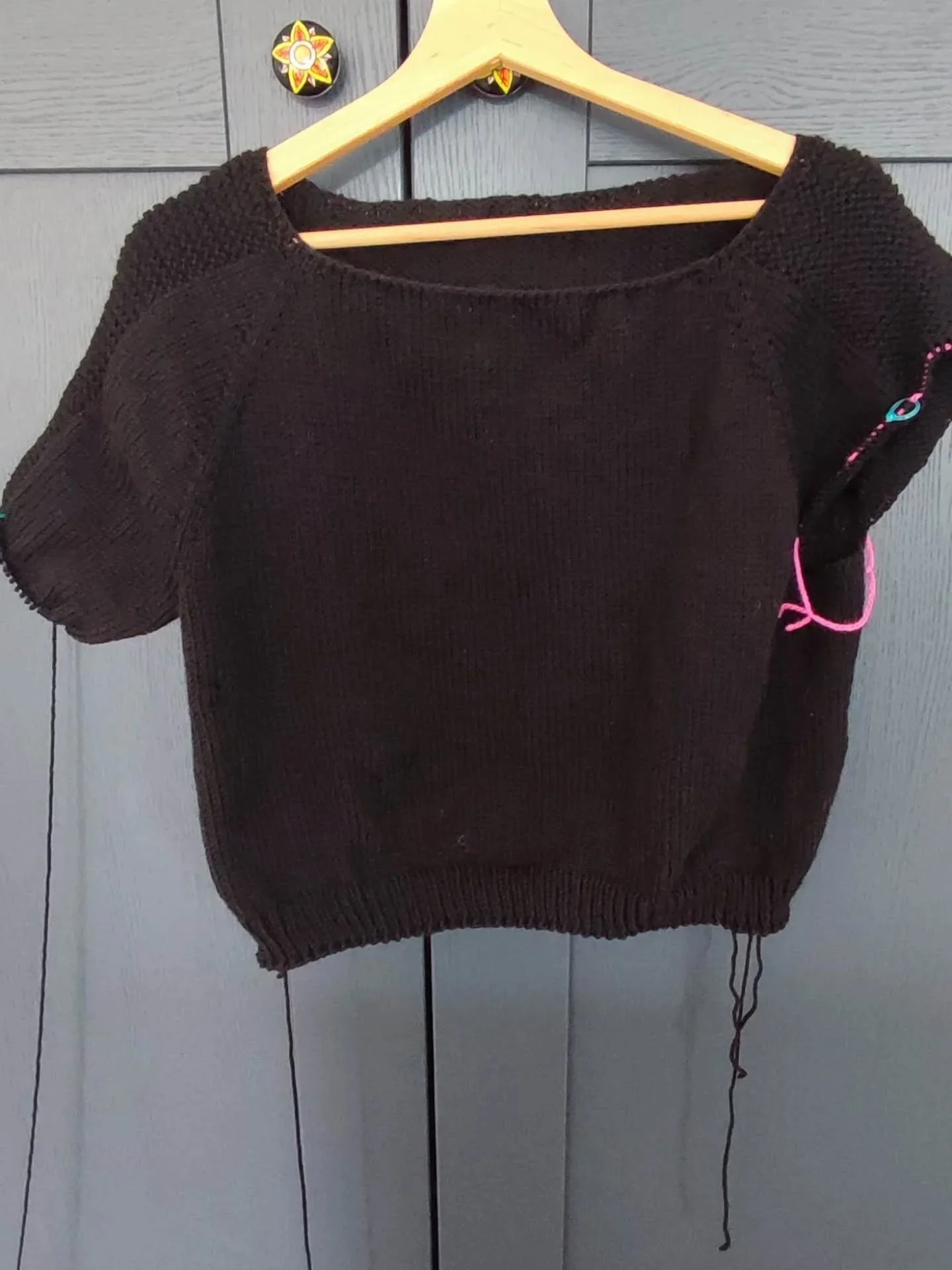 WIP Wednesday...
Cast off the body and onto the sleeves of the #flax sweater in @dropsdesign Daisy in black.
What's your current WIP??
#knittinglife #wipwednesday #basics #blacksweater #irishyarnshop